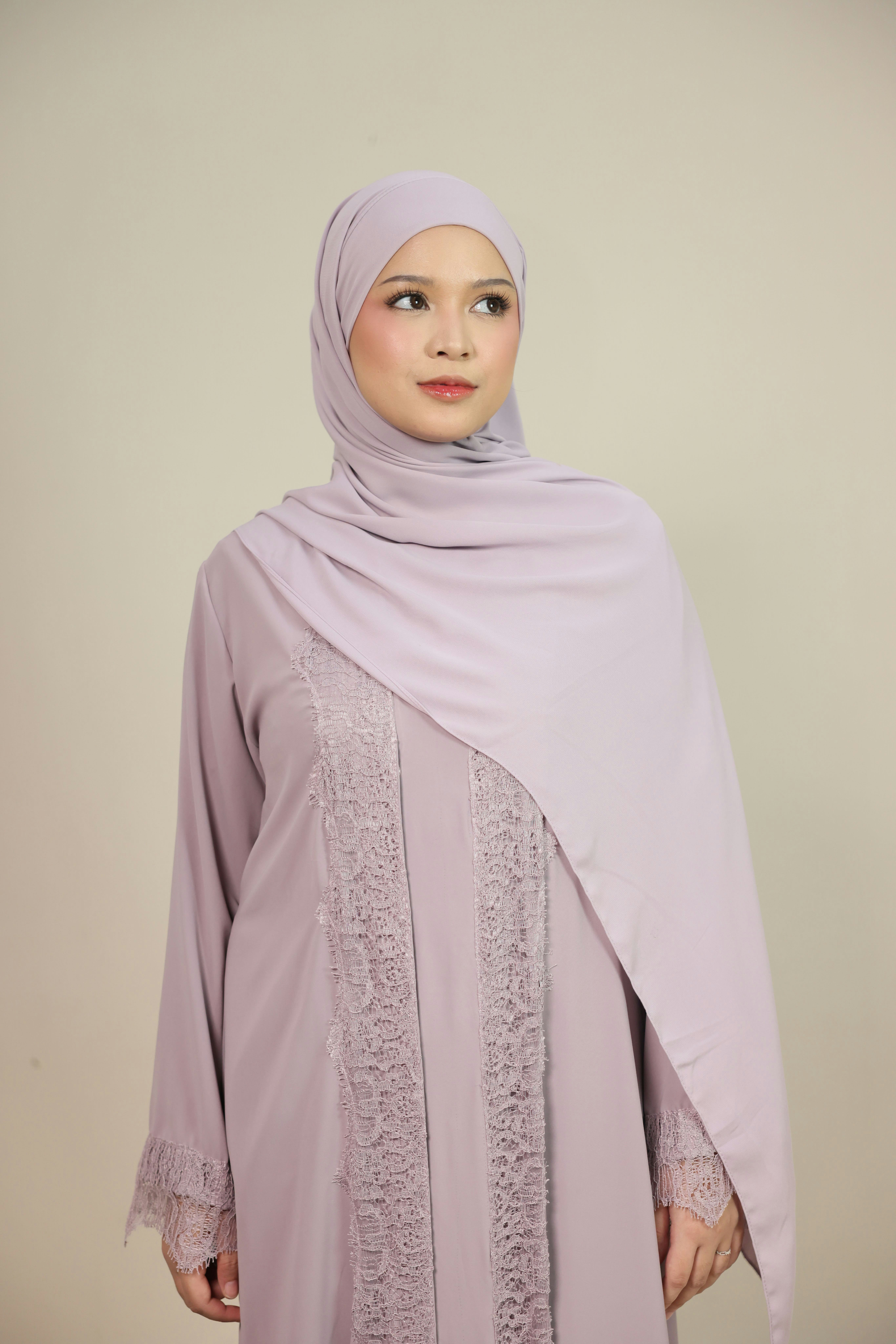 Alesha Abaya
